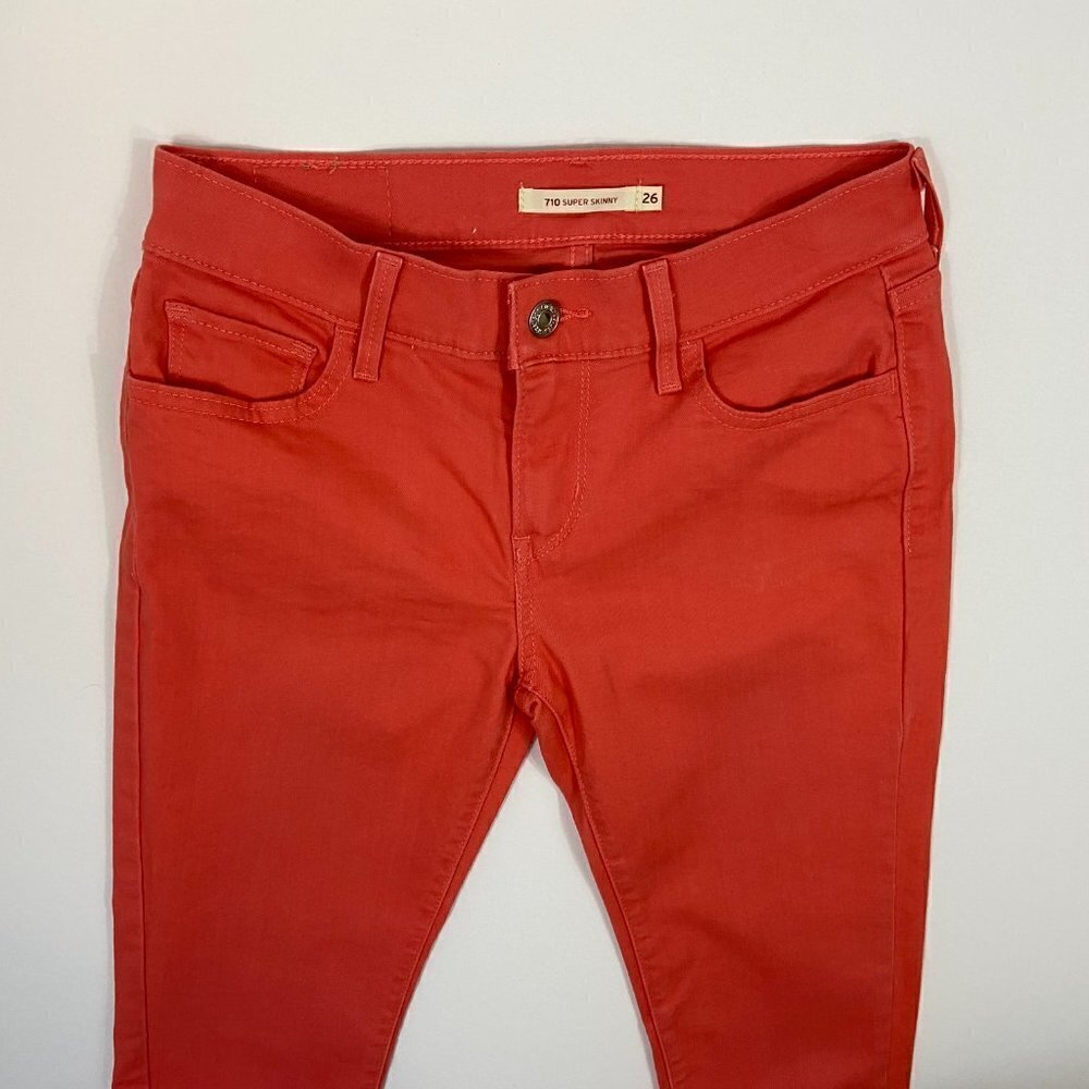 Levi's Women's 710 Super Skinny Jeans Size 26 (26 x 29) Coral Orange Mid Rise - Picture 5 of 11